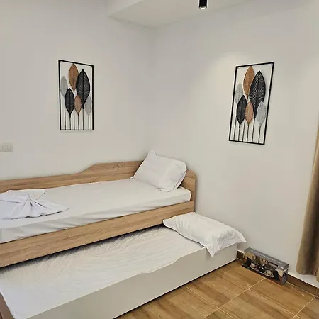 בקתה Sebi's With Sea View