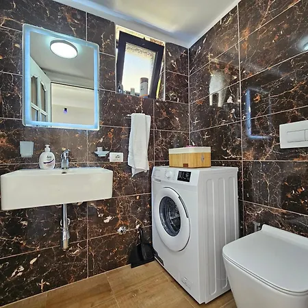 Sebi's With Sea View בקתה *