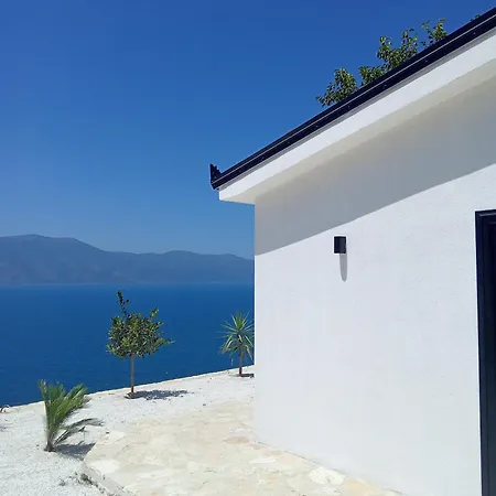 Sebi's With Sea View בקתה *