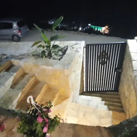 בקתה Sebi's With Sea View *