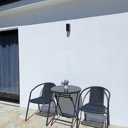 Sebi's With Sea View בקתה *