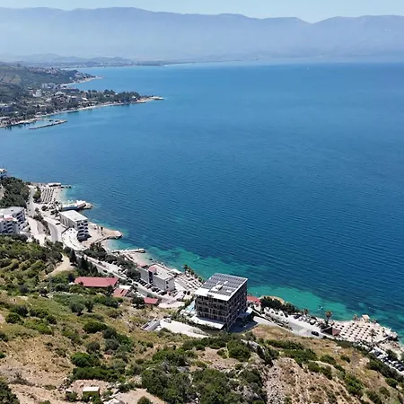 Sebi's With Sea View *