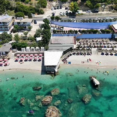 Sebi's With Sea View