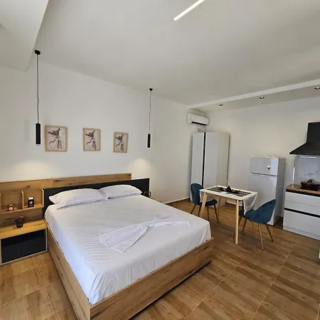 Sebi's With Sea View Chalet *