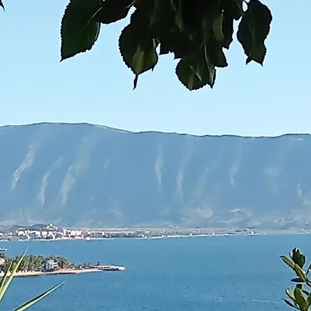 Sebi's With Sea View Chalet