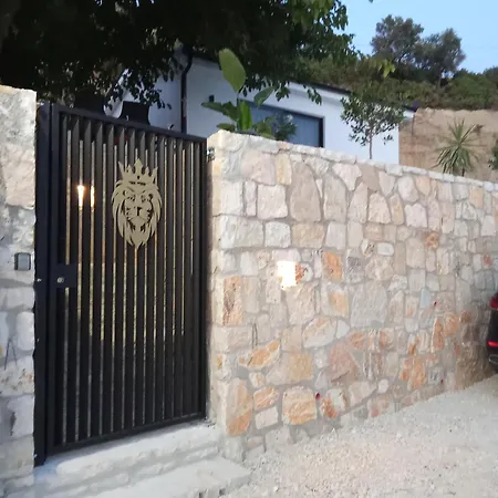 Dağ evi Sebi's With Sea View *
