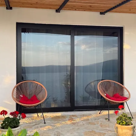 Sebi's With Sea View