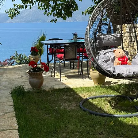 Sebi's With Sea View Chalet Vlorë