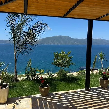 Sebi's With Sea View Chalet *