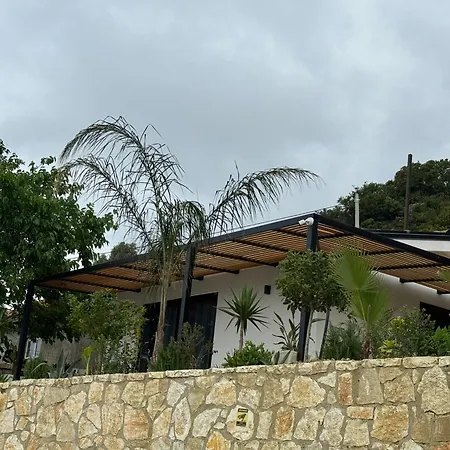 Chalet Sebi's With Sea View