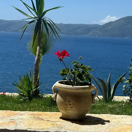 Chalet Sebi's With Sea View