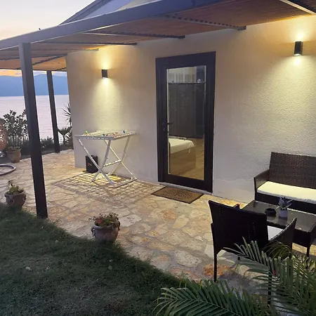 Sebi's With Sea View Chalet