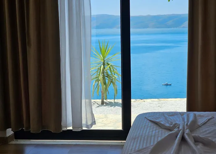 Sebi's With Sea View *