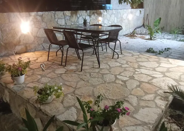Sebi's With Sea View Chalet Vlorë